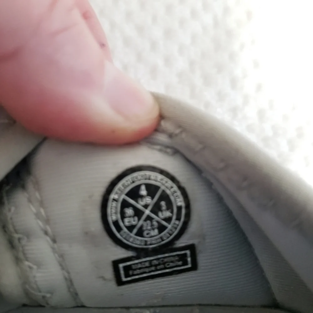 Keen Washable Child's Shoes‎ Grey Size 4 Sparkles